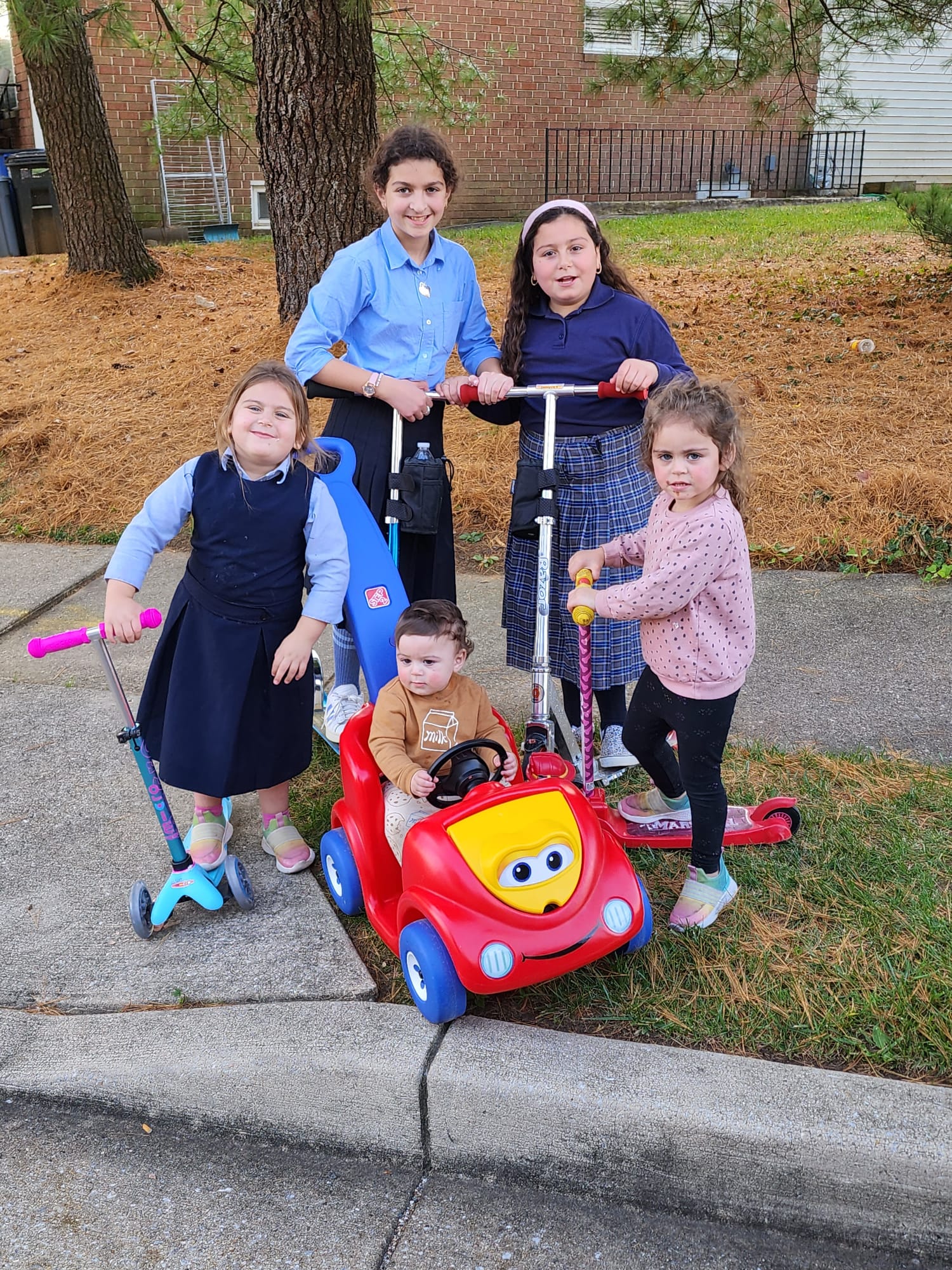Avigdor, Ayala, Zahava, Naama, and Aliza Chaya